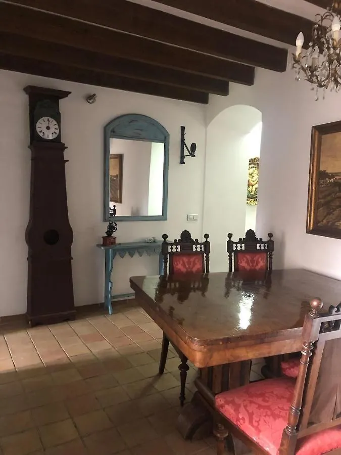 Apartment Stadthaus Mitten Im Kuenstlerviertel Von Arta Mit Zwei Wohnungen Spain