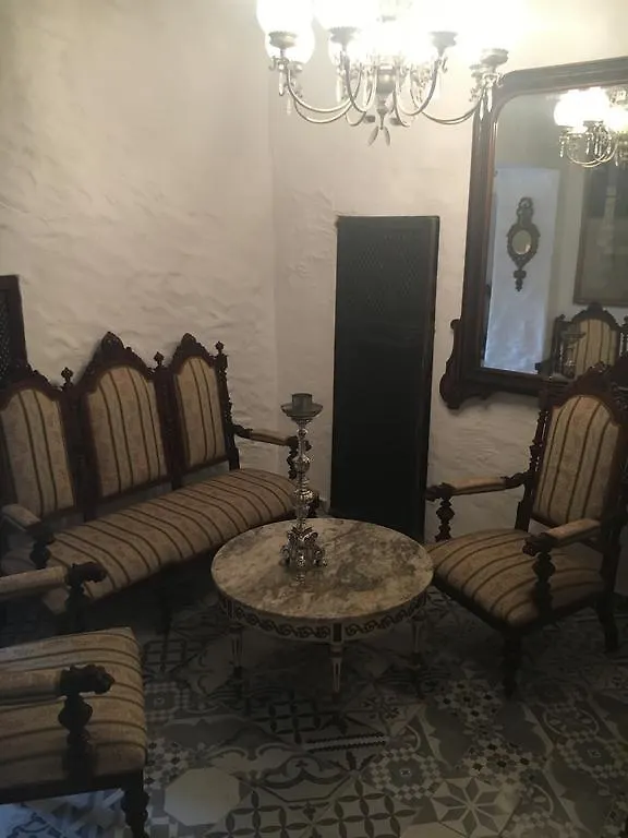Stadthaus Mitten Im Kuenstlerviertel Von Arta Mit Zwei Wohnungen Spanien