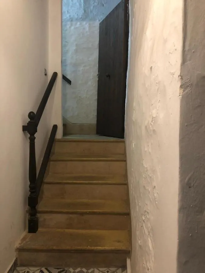 Stadthaus Mitten Im Kuenstlerviertel Von Arta Mit Zwei Wohnungen